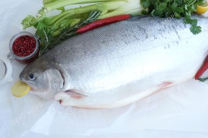 Форель морская потрошеная с головой охлажденная, 2,5 кг