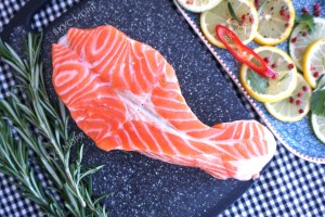 Форель морская филе-кусок на коже 